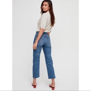 Levi’s Wedgie Straight Raw Hem Ankle Jeans Size 27